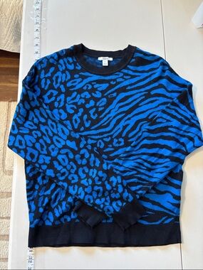 Bar III Blue Black Animal Print Sweater Size Small Crewneck Abstract Statement